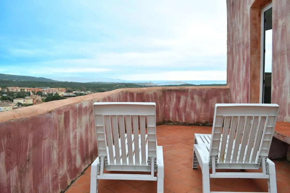 Semesterbostad Casa Bianca Villa Isola Rossa  Italien